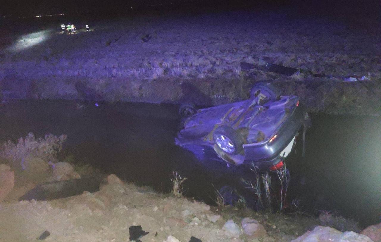 Edirne'de bir otomobil, yoldan çıkarak sulama kanalına devrildi. Feci kazada 2 kişi öldü. 