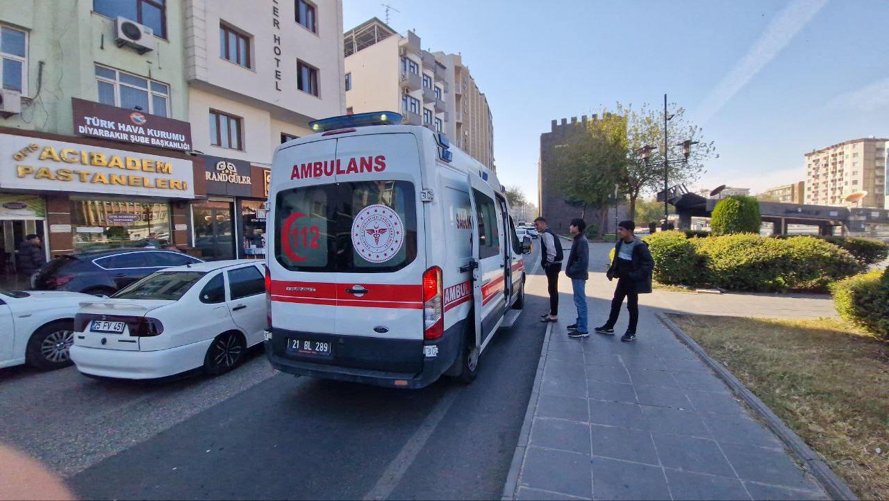 Köpeklerin saldırdığı Eyüp için gelen ambulans