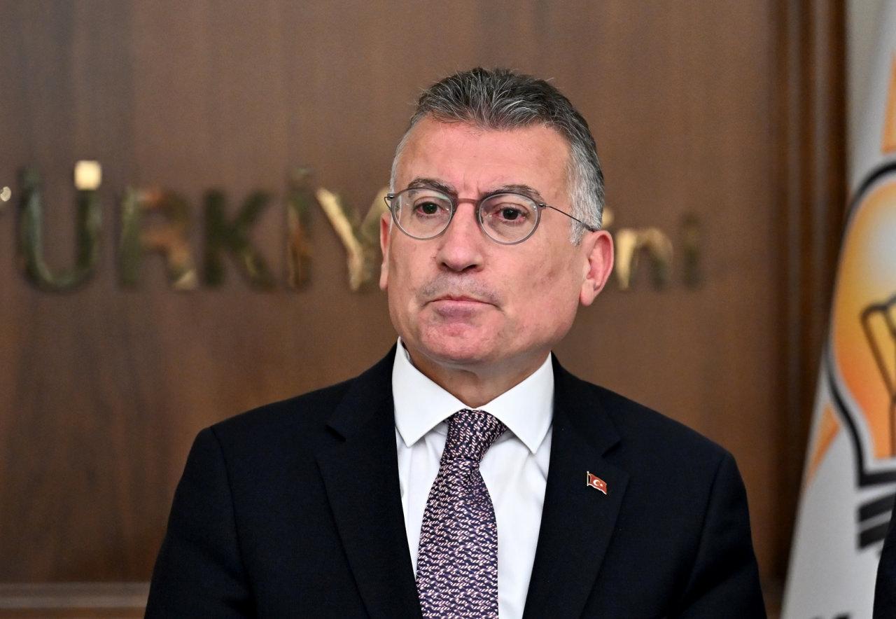 AK Parti TBMM Grup Başkanı Abdullah Güler, meclis AK Parti grubunda basın toplantısı düzenledi.