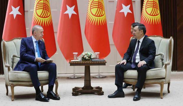 Erdoğan'dan son dakika açıklamaları! Kırgızistan'da mesajı verdi: Sistemi tehdit ediyor...
