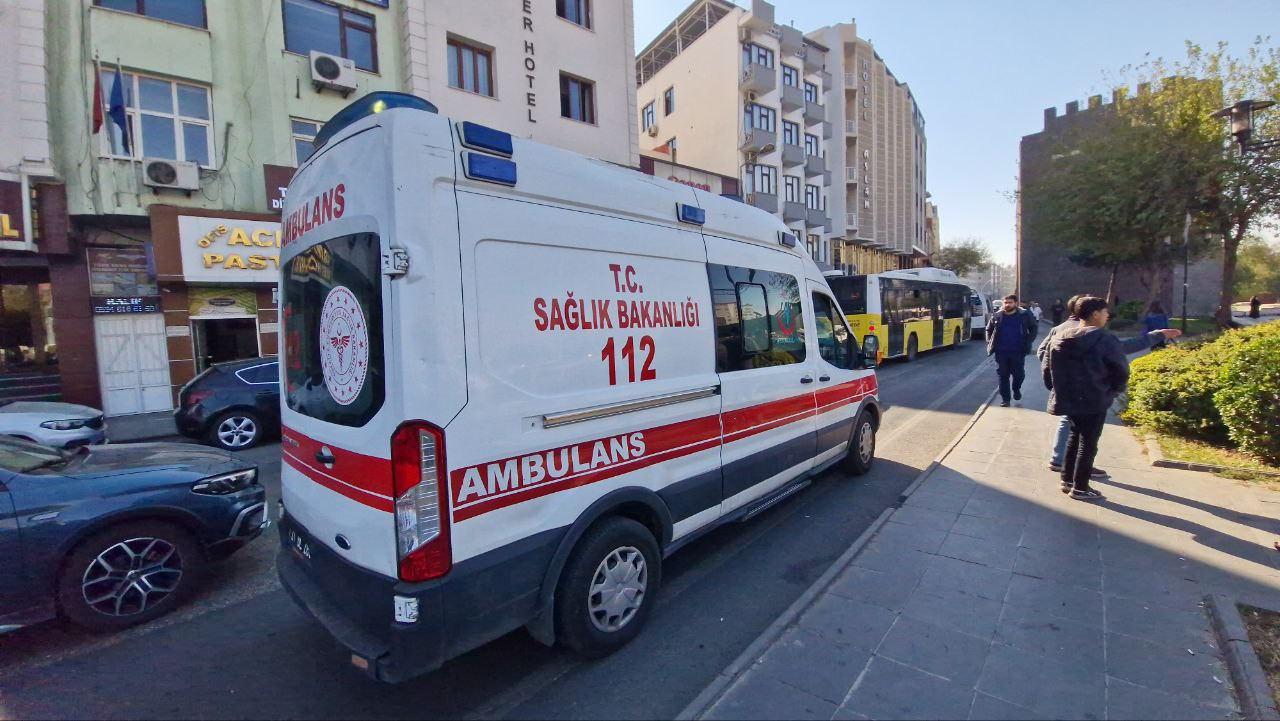 Köpeklerin saldırdığı Eyüp için gelen ambulans