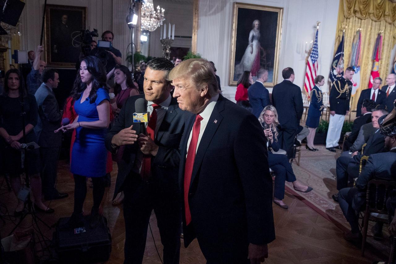 Trump ve Pete Hegseth