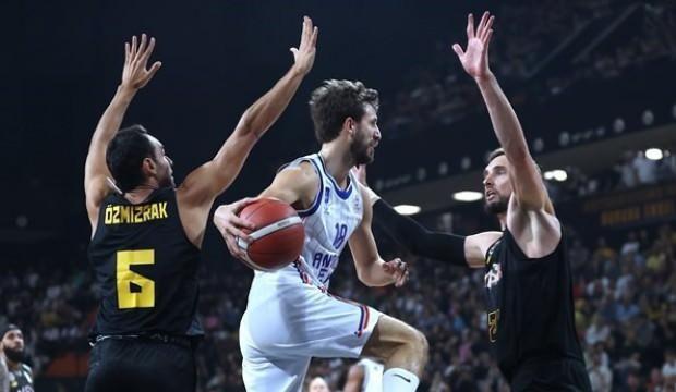Anadolu Efes'te, Doğuş Özdemiroğlu şoku