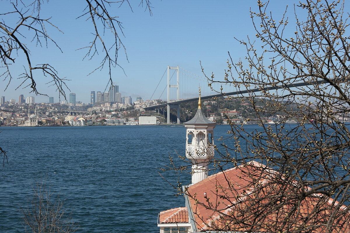 Üryanizade Ahmet Esat Efendi Camii