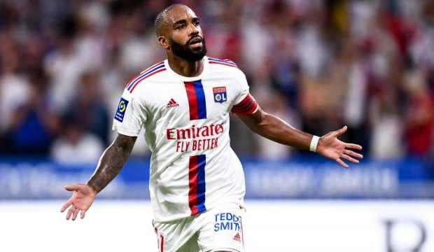 Lacazette transferinde Beşiktaş'a Real Madrid rakip oldu