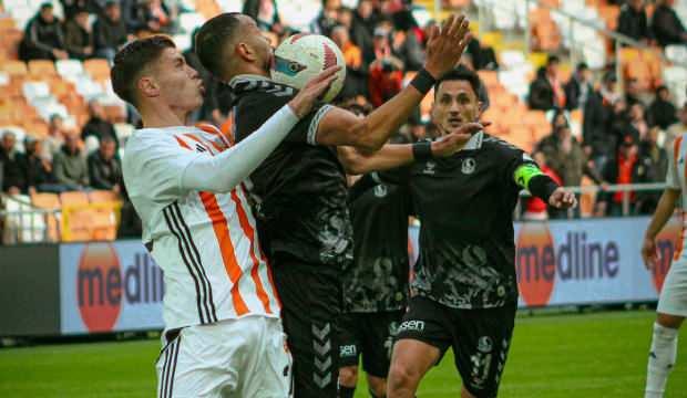 Sakaryaspor bir puanı 90+5'te kurtardı