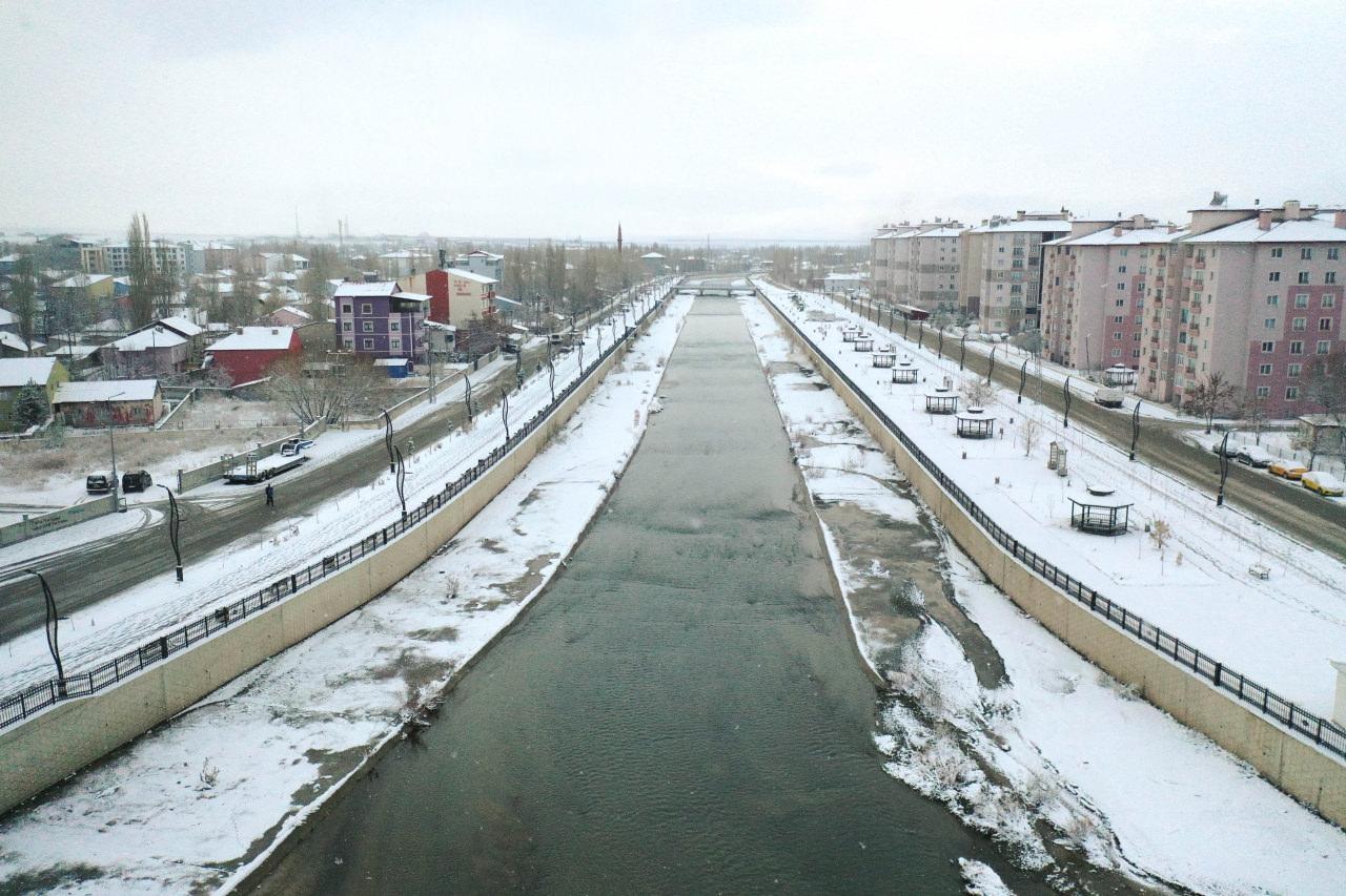 Ağrı'da dondurucu soğuk