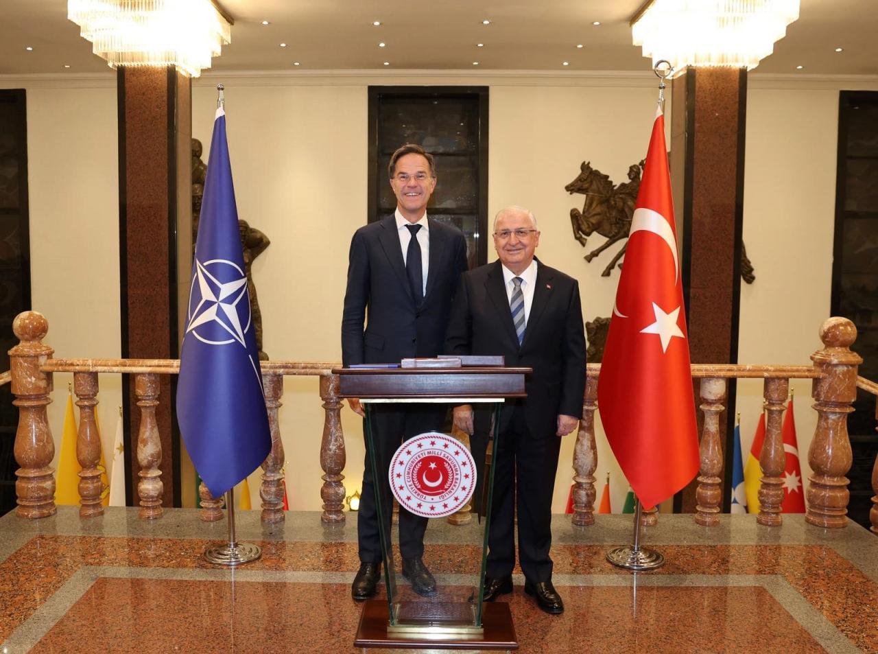 Rutte ve Bakan Güler