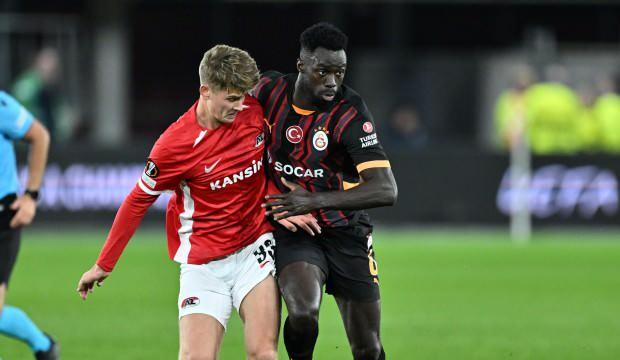 Hollanda basınında g&uuml;ndem Galatasaray! Dikkat &ccedil;eken Fenerbah&ccedil;e kıyası 