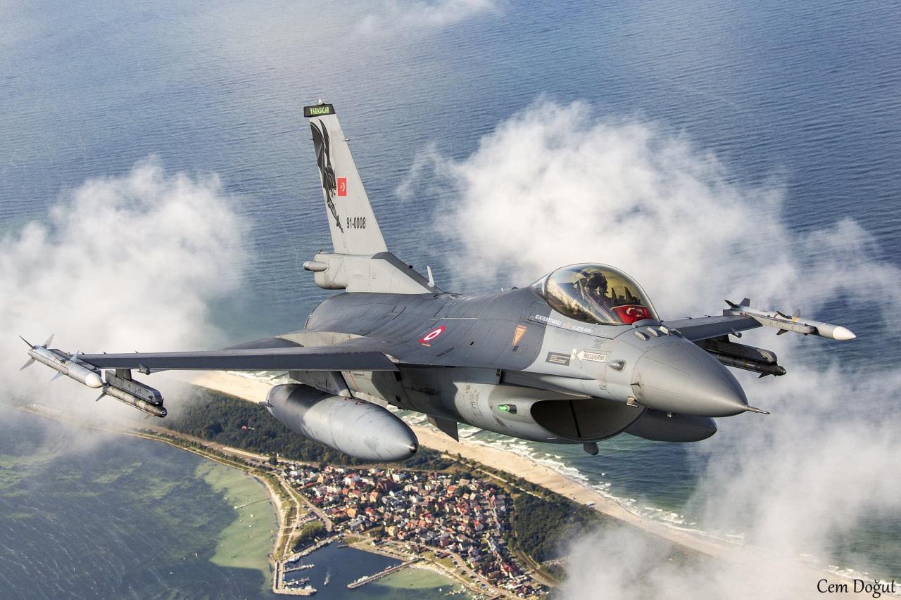 F-16 savaş uçağı