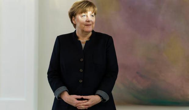 Merkel'in kitabından detaylar: 'İki Türk beni çok mutlu etti' dedi, füze detayını da yazdı