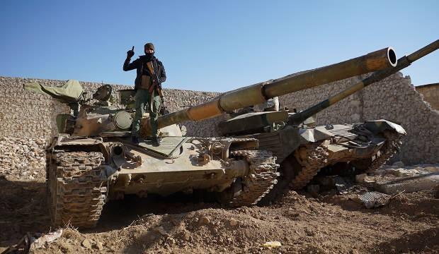 Muhalifler Hama'da 16 yerleşim yerini daha ele geçirdi