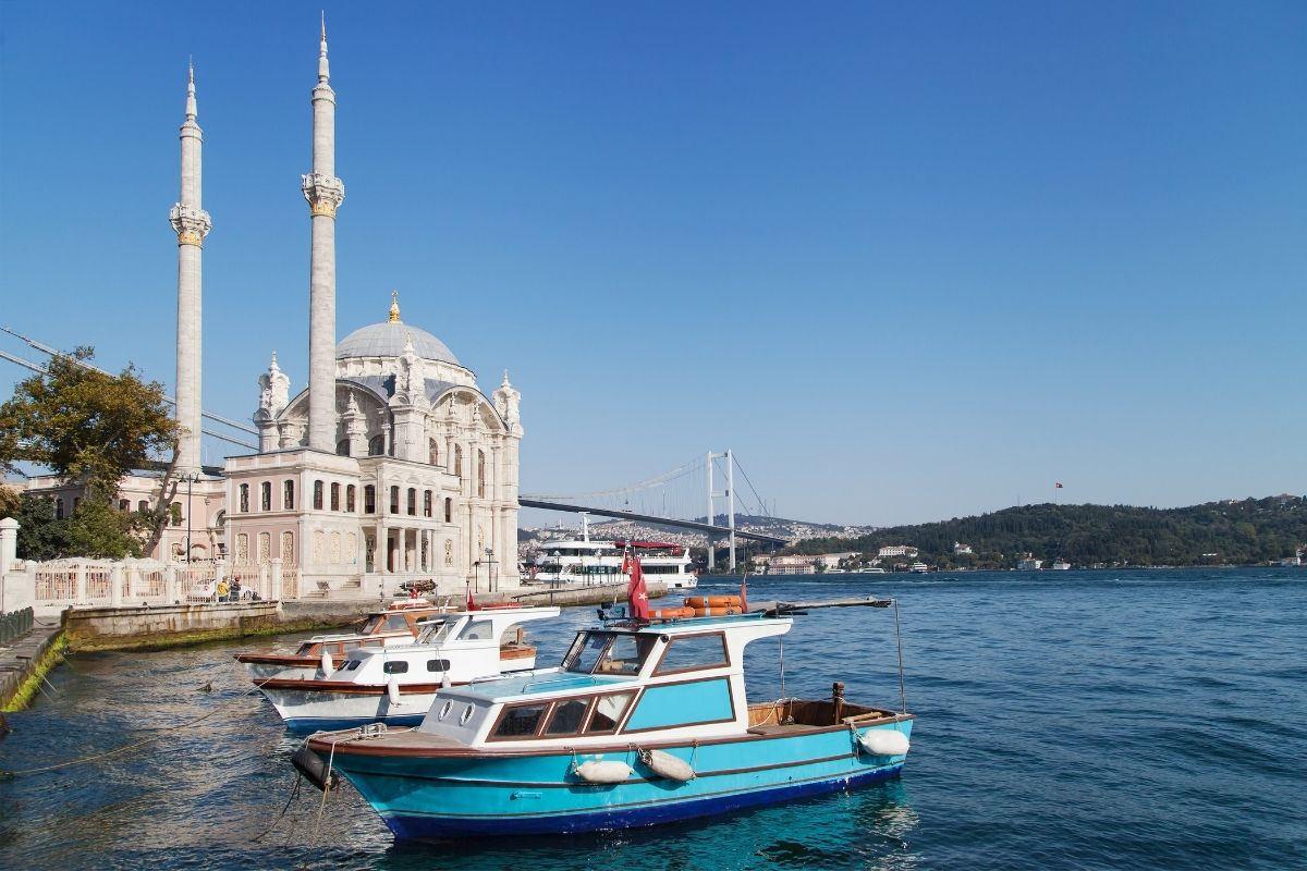 Ortaköy Camii