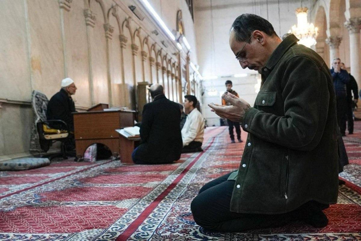 İbrahim Kalın'ın Emevi Camii'nde dua ettiği anlar...