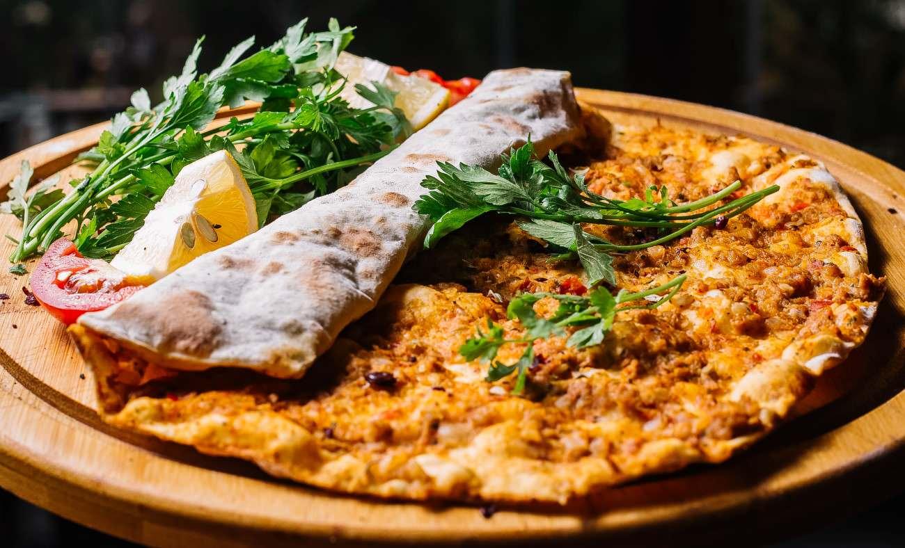 MasterChef'in ceket kazandıran çıtır lahmacun tarifi!