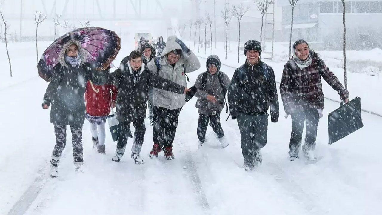 2 ilde eğitime soğuk hava ve kar yağışı nedeniyle ara verildi. 