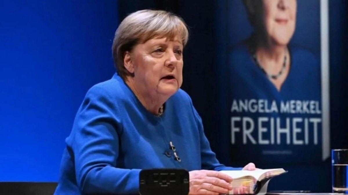 Eski Başbakan Angela Merkel yazdığı kitabın tanıtımında