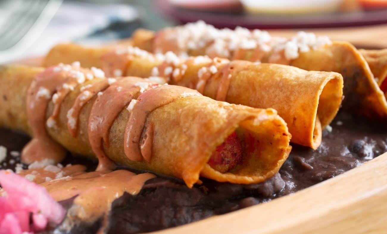 Meksika mutfağından pratik ve çıtır: Taquitos tarifi