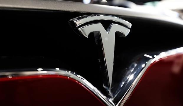 Tesla'nın satışları ilk kez yıllık bazda düştü