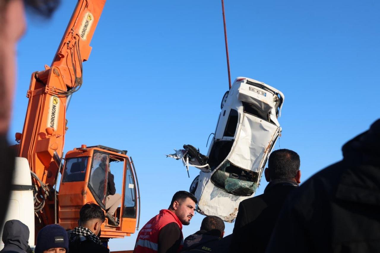 Aracın kanaldan çıkarılma anı