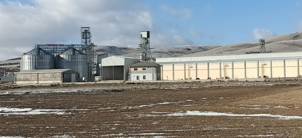 Toprak Mahsulleri Ofisi deposu. 