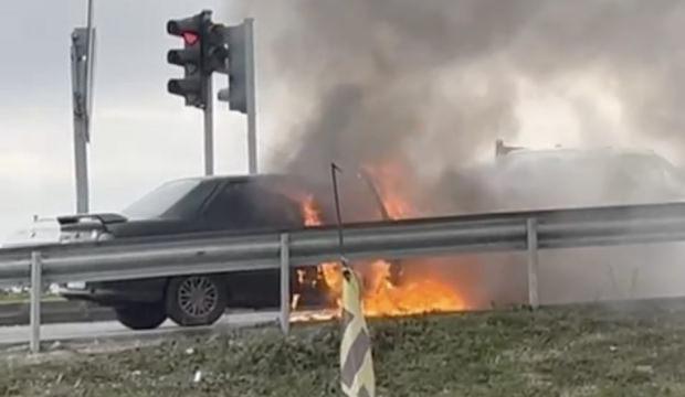 Tekirdağ'da seyir halindeki otomobil alev topuna d&ouml;nd&uuml;!