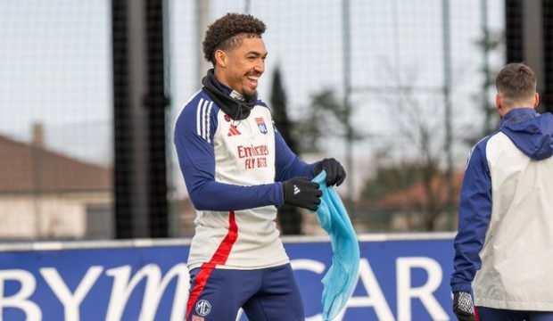 Trabzonspor'a şampiyon stoper! Kriz fırsata d&ouml;n&uuml;şebilir