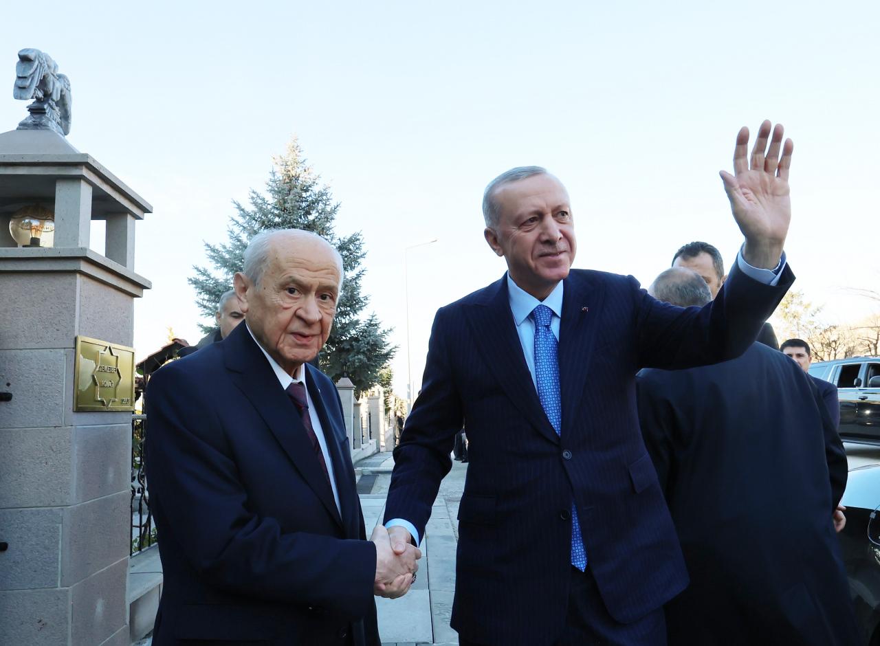 Cumhurbaşkanı Recep Tayyip Erdoğan, MHP Genel Başkanı Devlet Bahçeli ile Bahçeli'nin Türkmenbeyi Caddesi'ndeki evinde görüştü.