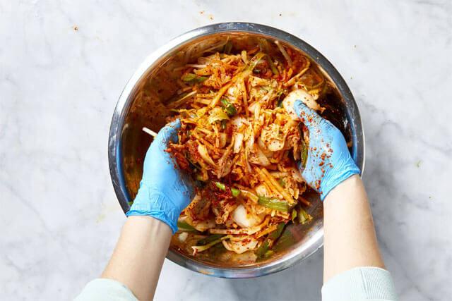 Kimchi yapımı