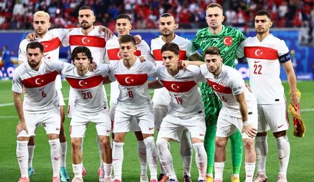 Milli yıldız transfer iddialarına cevap verdi! '&Ccedil;ocukluk takımım...'