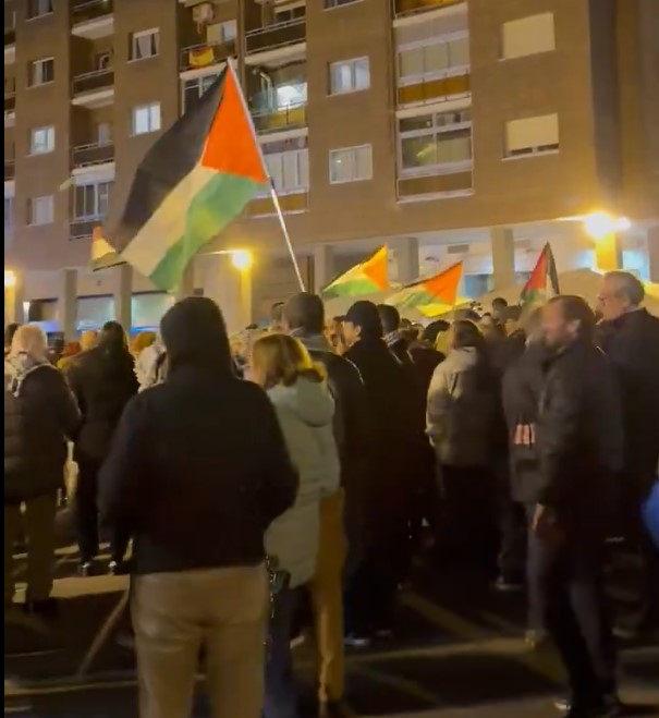 İspanyol taraftarlar, İsrail aleyhinde protesto yürüyüşü düzenledi