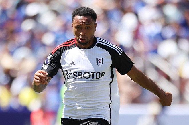 Fulham'ın Hollandalı sağ bek oyuncusu Kenny Tete