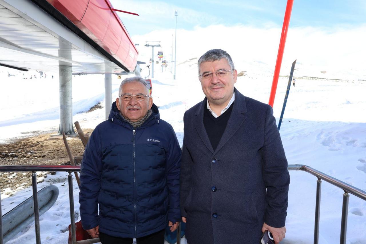 Kayseri Büyükşehir Belediye Başkanı Memduh Büyükkılıç ve Kanal 7 Ankara Temsilcisi ve Haber7 yazarı Mehmet Acet