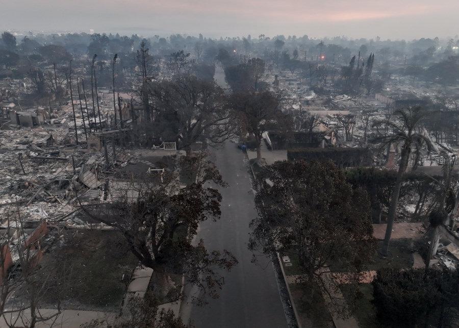 ABD'nin Los Angeles kenti ve çevresinde günlerdir süren yangınlarda hayatını kaybedenlerin sayısı 24'e yükseldi. - AA