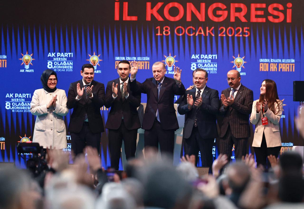 Cumhurbaşkanı ve AK Parti Genel Başkanı Recep Tayyip Erdoğan, partisinin Servet Tazegül Spor Salonu’nda düzenlediği Mersin 8. Olağan İl Kongresi'ne katılarak konuşma yaptı.