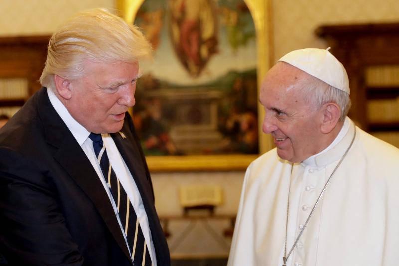 Papa Francis (sağda) Trump'ın sınırdışı planlarını 