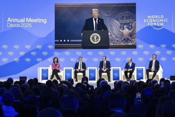 Trump, Davos'taki zirveye telekonferansla katıldı.