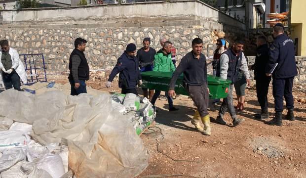 İnşaat iş&ccedil;isinin feci &ouml;l&uuml;m&uuml;: 8'inci kattan d&uuml;şerek can verdi 