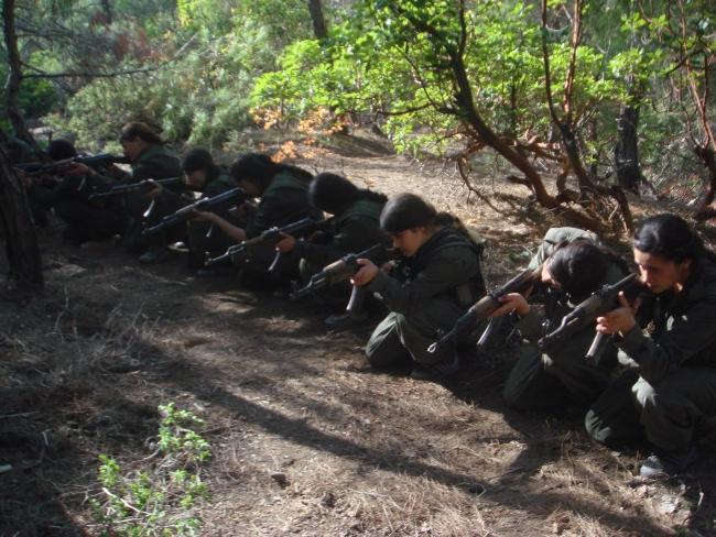 PKK'nın dağda eğittiği çocuklar