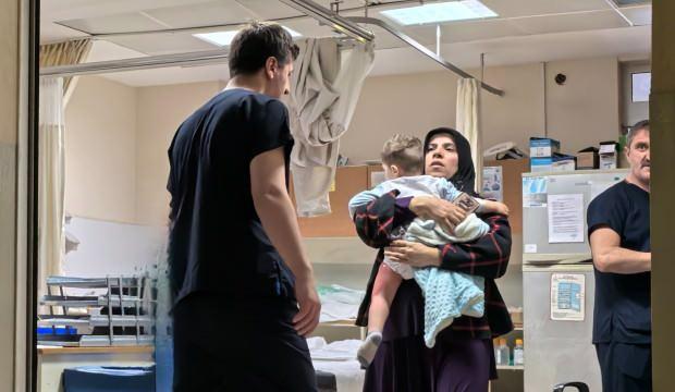 Bursa'da feci olay! &Uuml;zerine sıcak &ccedil;ay d&ouml;k&uuml;len &ccedil;ocuk hastanelik oldu 