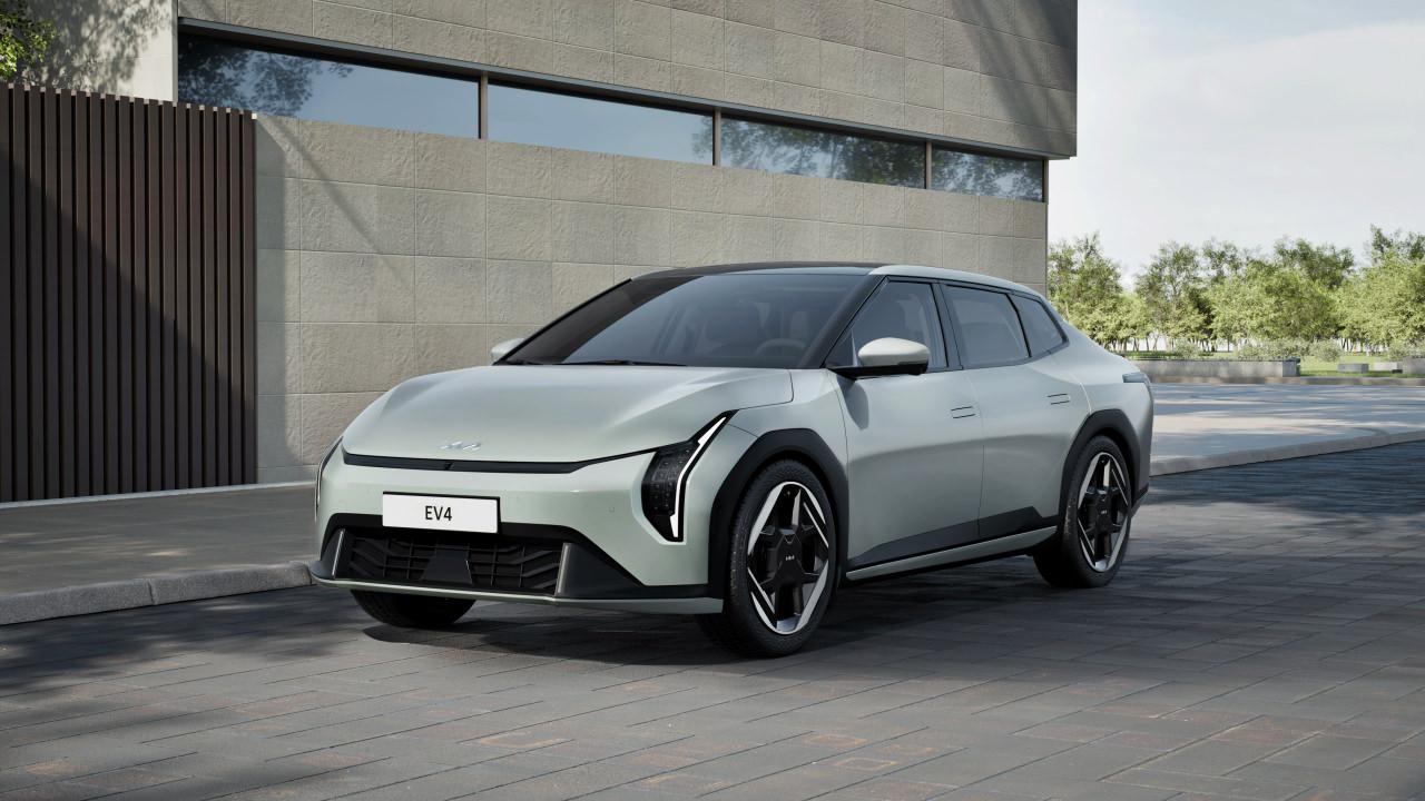 Yeni EV4, Kia’nın elektrikli araç stratejisinde önemli bir adım olurken, gelişmiş batarya teknolojisi ve uzun menziliyle dikkat çekiyor.