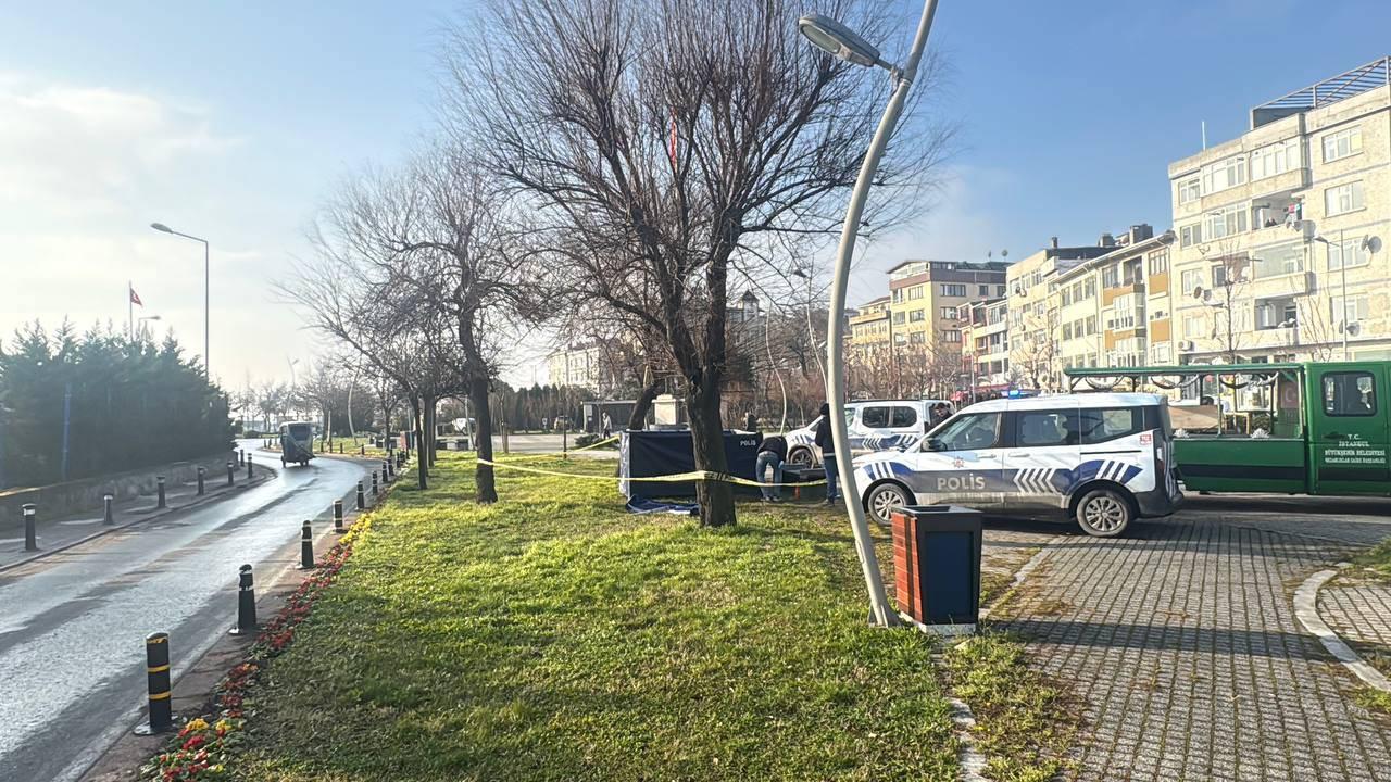 Büyükçekmece'deki parkta gece alkol alarak uyuyan bir kişi donarak hayatını kaybetti. 