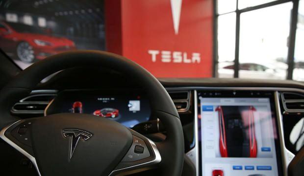 Tesla'nın piyasa değeri 1 trilyon doların altına geriledi