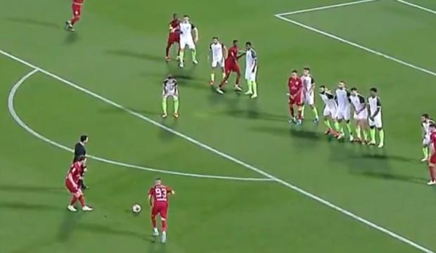 Ziyech frikikten avladı! Sosyal medyada gündem olan gol