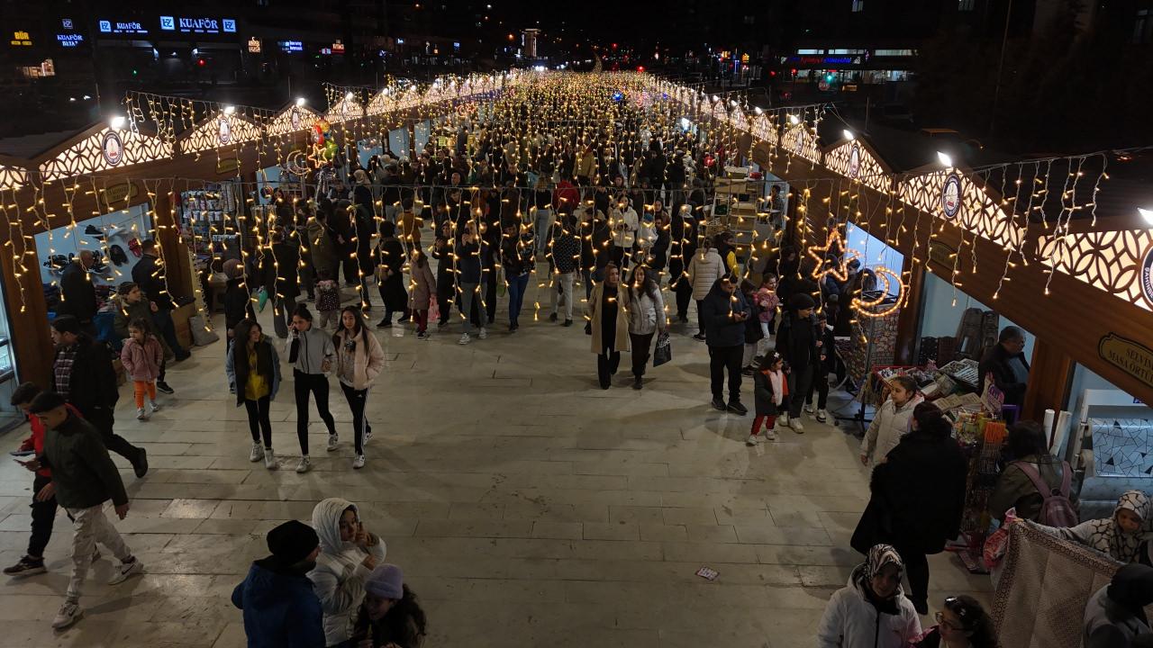 Ramazan Sokağı'na yoğun ilgi.