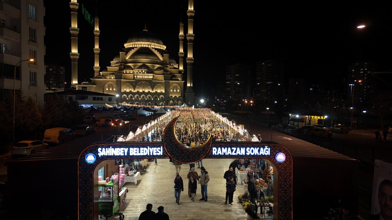  Şahinbey Millet Camii Külliyesi