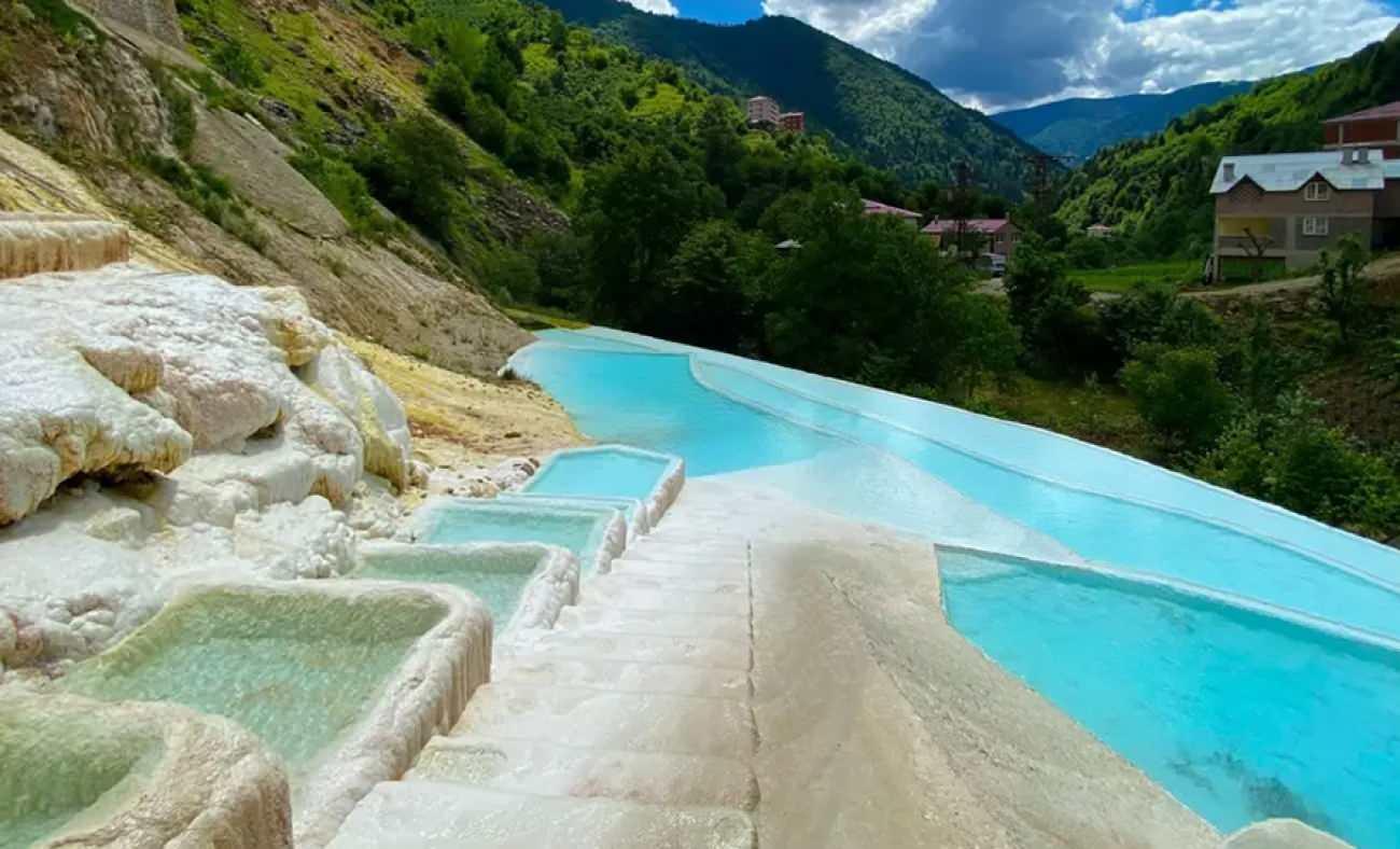 Beyazdan maviye yolculuk: Karadeniz’deki Pamukkale