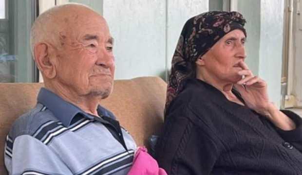 Yaşlı &ccedil;ifti &ouml;l&uuml;m bile ayıramadı! Gurbette 12 saat arayla vefat ettiler