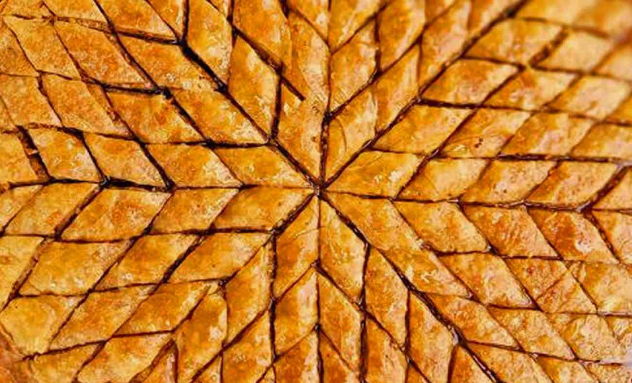Ağızda dağılan kolay baklava tarifi: 1 tepsilik tam ölçü