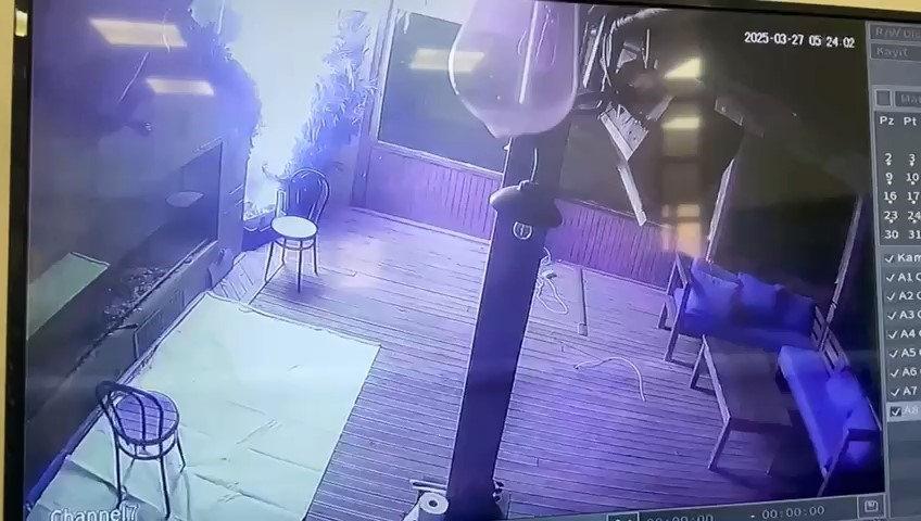 Yangın çıkış anı